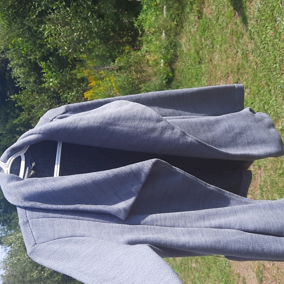 Banana Republic Ladies Belted Jacket with pockets - Picture 2 of 9